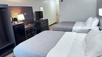 2 Queen Beds, Accessible, Microwave, Refrigerator, Tub, Non Smoking.