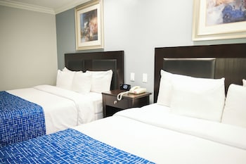 Standard Room, Multiple Beds, Smoking