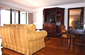 Superior Suite, 2 Queen Beds (2 Bedrooms Queen Bed Suite)