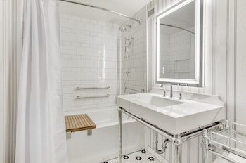 Deluxe Room, 2 Double Beds, Accessible