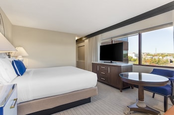 Deluxe Room, 1 King Bed