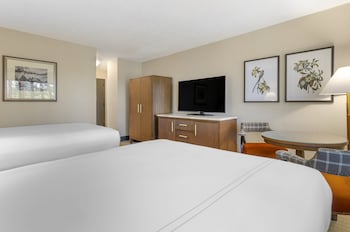 Deluxe Room, 2 Double Beds, Accessible