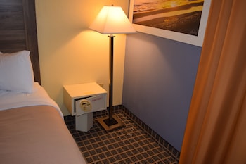 Room, 2 Queen Beds, Non Smoking