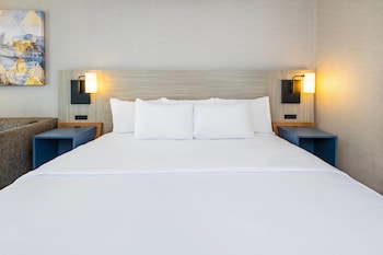 Room, 1 Queen Bed with Sofa bed, Accessible, Non Smoking (Upgrade)
