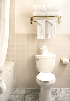 2 Queen Junior Suite