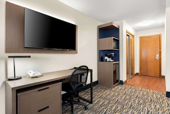 Standard Room, 2 Queen Beds, Non Smoking, Refrigerator & Microwave (Larger Room)