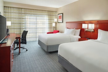 Room, 2 Queen Beds, Courtyard View