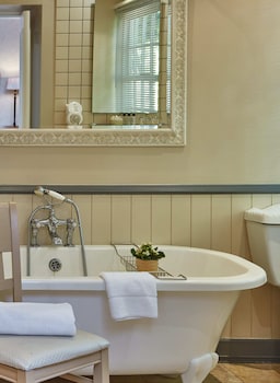 Twin Room (Vineyard)