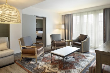 Suite, Balcony (Hill Country)