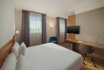 Superior Room (Extra Bed 3 adults)