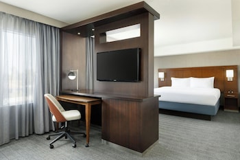 Deluxe Room, 1 King Bed with Sofa bed