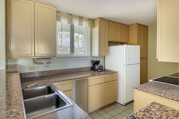2 BEDROOM GARDEN VW 1 KNG 2 TWNS OR 1QN SUITE