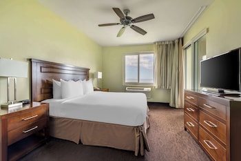 2 BEDROOM OCEANFRONT 1 KG 2 TWNS OR 1QN SUITE