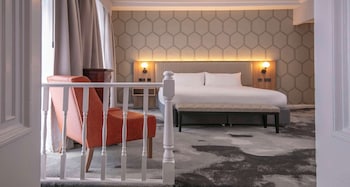 Suite, 1 King Bed, Non Smoking