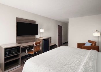 Standard Room, 1 King Bed, Accessible (Mobility Accessible)