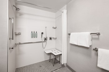 Room, 2 Double Beds (Mobility/Hearing Access, Roll-in Shwr)