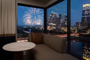 Room, 1 King Bed, Lake View, Corner