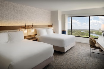 Room, 2 Queen Beds, Partial Lake View