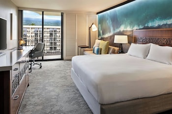 Room, 1 King Bed with Sofa bed, Resort View (Balcony)