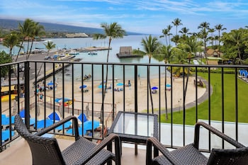 Room, 2 Queen Beds, Balcony, Oceanfront (Oceanfront)