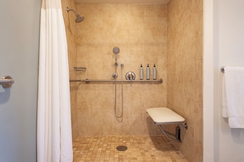 Room, 2 Queen Beds, Balcony, Ocean View (Mobility Accessible, Transfer Shower)