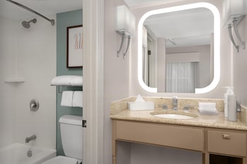 Suite, 2 Bedrooms, Patio