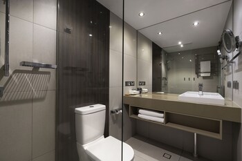 Deluxe Room, 1 King Bed