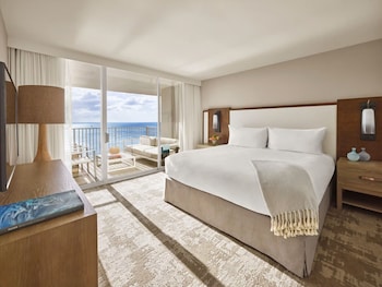 Suite, 1 King Bed with Sofa bed, Ocean View, Oceanfront (Roll in shower)