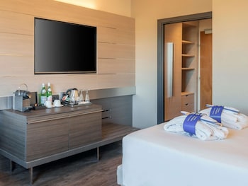 Executive Room, 1 King Bed with Sofa bed