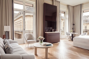 Suite (GEORGE SAND)