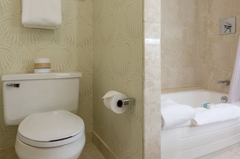 Deluxe Room, 1 King Bed