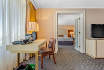 Luxury Suite, 2 Bedrooms (2 King Beds)