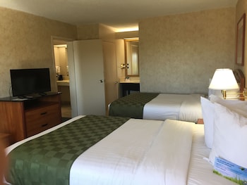 Suite, 2 Double Beds, Non Smoking (One-Bedroom)