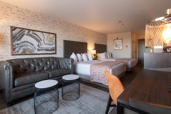 2 Queen Suite