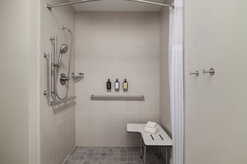 Room, 1 King Bed, Accessible (Mobility, Roll-In Shower)