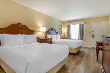 Standard Room, 2 Queen Beds, Accessible, Non Smoking