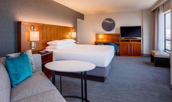 Room, 1 King Bed, Corner
