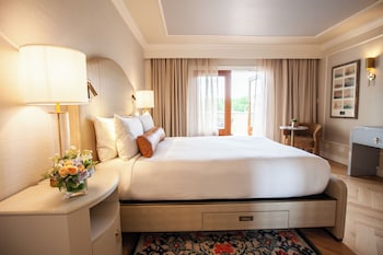 Deluxe Room, 1 Queen Bed, Harbor View