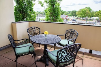 Deluxe Room, 1 Queen Bed, Harbor View
