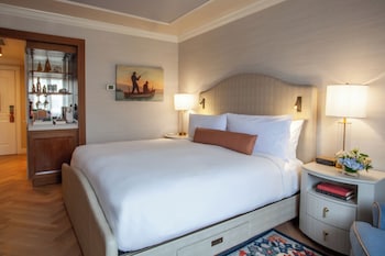 Deluxe Room, 1 Queen Bed, City View (Deluxe Town View Queen)