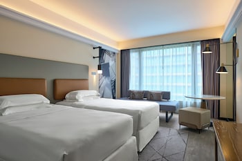 Room, 2 Twin Beds, City View