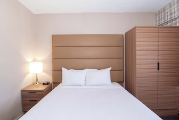 Standard Room, 1 Queen Bed