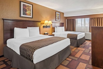 Standard Room, 2 Queen Beds, Accessible, Bathtub