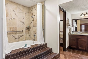 Suite, 1 King Bed, Non Smoking, Refrigerator & Microwave