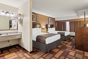 Standard Room, 2 Queen Beds, Non Smoking, Pool View