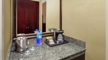 Room, Accessible, Non Smoking (Hearing)