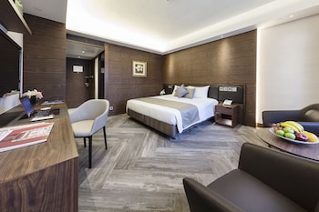 Signature Plus King Room