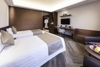 Signature Twin Room