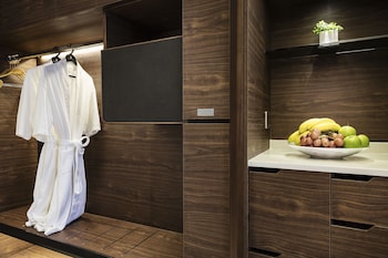 Signature Plus King Room