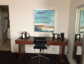 Suite, 1 King Bed, Non Smoking, Refrigerator & Microwave (with Sofabed)
